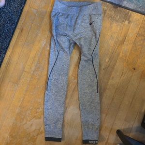 NIKE Pro Leggings